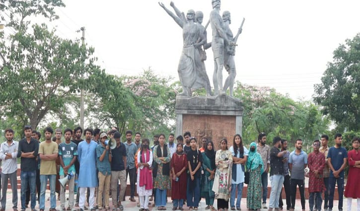 ধর্ষণ, হত্যা ও বিচারহীনতার প্রতিবাদে খুবিতে বিক্ষোভ