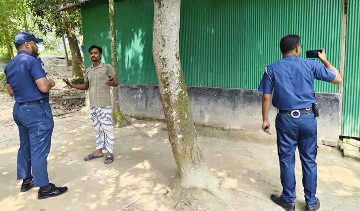 কুষ্টিয়ায় ছাত্রদল নেতার বাড়িতে হামলা, ফাঁকা গুলি