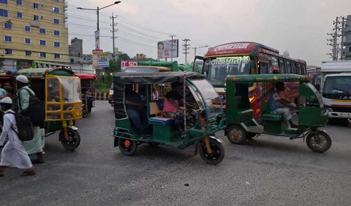 ঈদযাত্রায় সাভারের দুই মহাসড়কে ভোগান্তির শঙ্কা