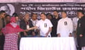 দুস্থদের মাঝে বস্ত্র বিতরণ করলেন প্রধানমন্ত্রী 