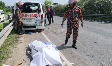 এক্সপ্রেসওয়েতে লাশবাহী অ্যাম্বুলেন্স দুর্ঘটনায় আহত ৬