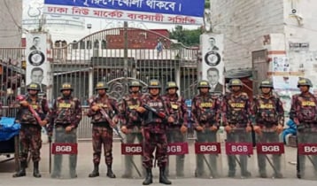 ঈদযাত্রায় স্বস্তি ফেরাতে বিজিবির টহল
