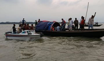 হিজলায় ঝড়ে নৌকাডুবি, বাবা-ছেলেসহ তিনজন নিখোঁজ