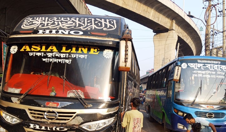 ছুটি শেষে ঢাকামুখী কর্মজীবীরা, ফিরতি যাত্রা স্বস্তিদায়ক