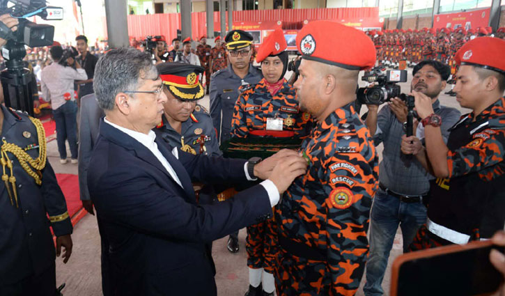 ফায়ার সার্ভিসে সুযোগ-সুবিধা বাড়ানোর আশ্বাস স্বরাষ্ট্রমন্ত্রীর