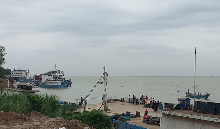 ফেরি পেতে ৩ ঘণ্টা