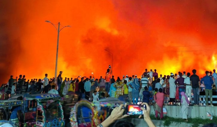 কালশীর বস্তির আগুন নিয়ন্ত্রণে