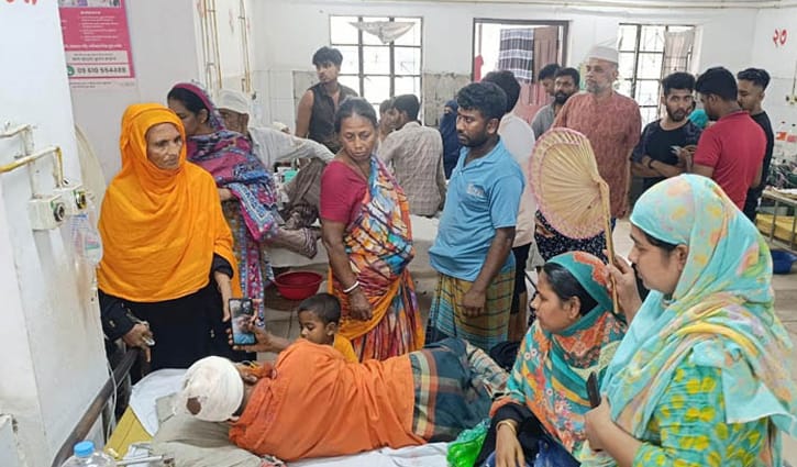 নড়াইলে মসজিদ কমিটি নিয়ে সংঘর্ষে আহত ১২