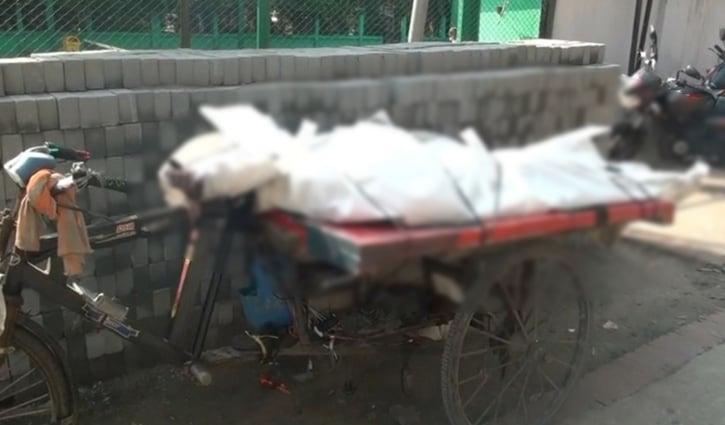 নাটোরে ট্রাকচাপায় মোটরসাইকেলের দুই আরোহী নিহত