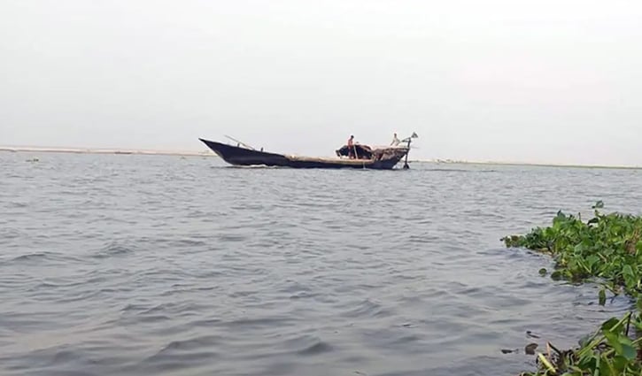 পদ্মায় ভাসছিল গলায় গামছা প্যাঁচানো লাশ