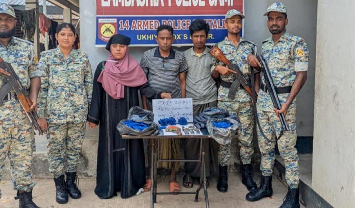 রোহিঙ্গা ক্যাম্পে ইয়াবা-পিস্তলসহ আটক ৩